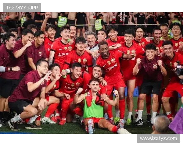 上海海港主场鏖战武汉三镇巅峰对决引爆中超争冠激情时刻